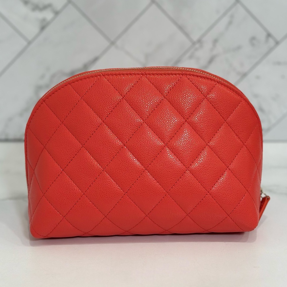 New Chanel Make up Case - Picture 2 of 7